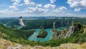 Uvac_River_and_Eagle
