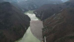 Plutajući otpad Drina