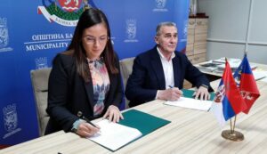 Sara Pavkov potpisivanje ugovora